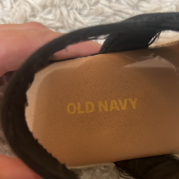Old Navy Sandals - Picture 2 of 3
